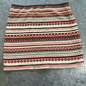 Chelsea & Violet Geometric Print Skirt. SZ M